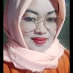 Hasilkan photo wanita ini membuka dada