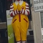 Ronald McDonald pray