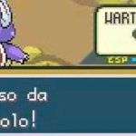 È così confuso da colpirsi da solo