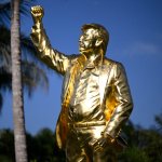 Trump golden statue monument