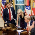 Trump laptop dj vance