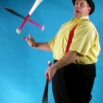 http://www.aboutfacesentertainers.com/images/jugglers/newlin_n/n