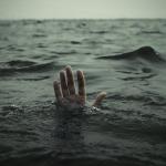 Hands-Drowning-Sea