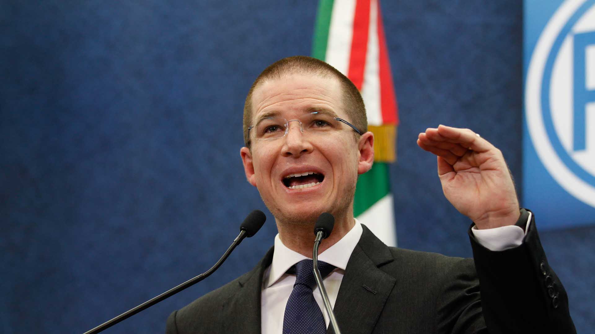 Ricardo Anaya Blank Meme Template