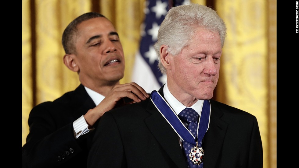 High Quality Barrack Obama and Bill Clinton - LOOK BILL NO HANDS Blank Meme Template