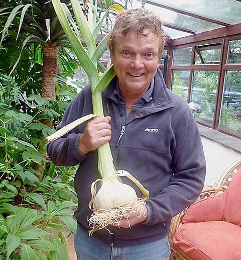 giant garlic Andrew Blank Meme Template