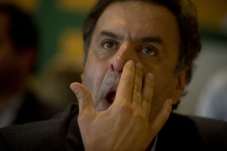Aécio que tiro foi esse Blank Meme Template