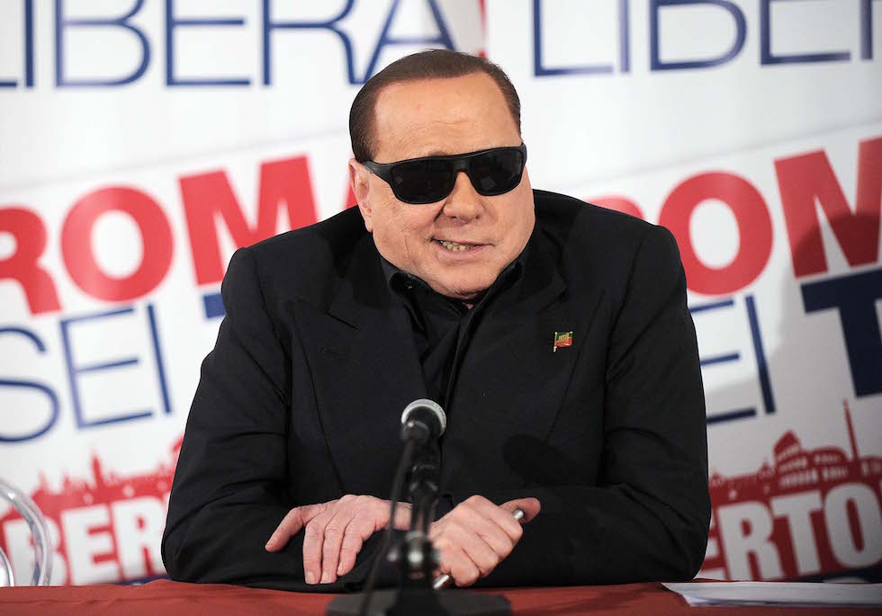 berlusconi sto tornando merde Blank Meme Template