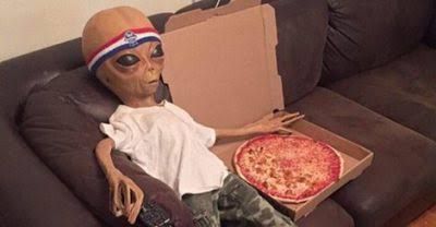 High Quality Alien pizza Blank Meme Template