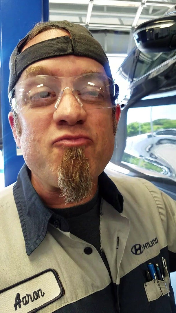 Hyundai Mechanic Blank Meme Template