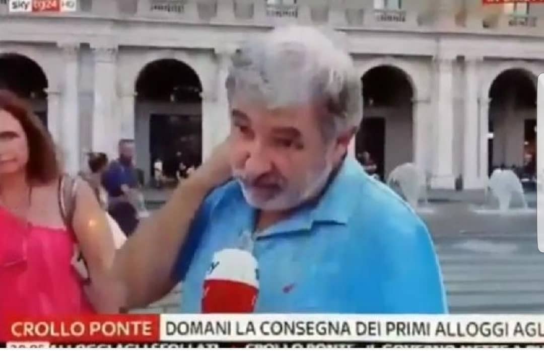 High Quality Mi scusi, lei è genovese? Blank Meme Template