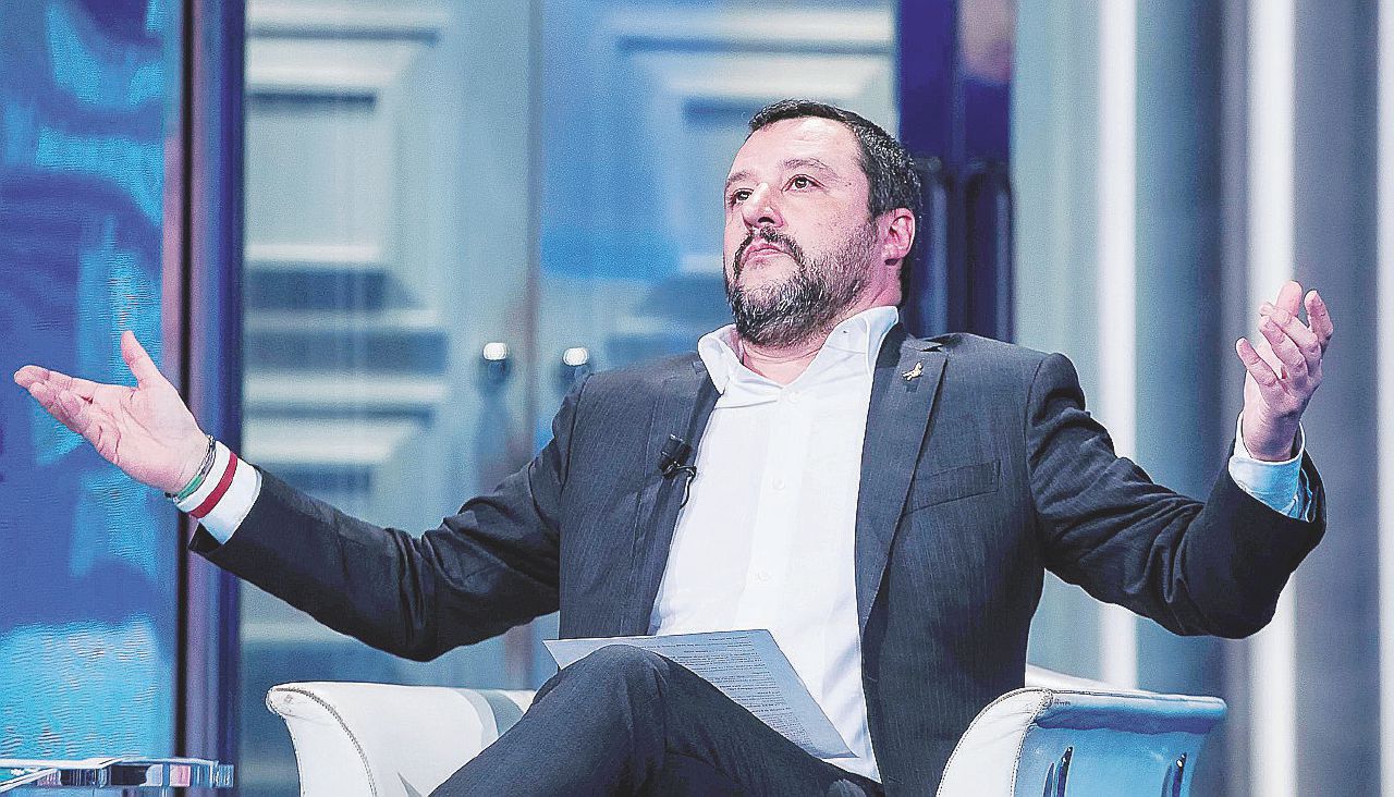 Salvini Blank Meme Template