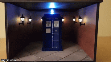 Model TARDIS Appears Bigger On The Inside Thanks To Clever Optical Illusion  - Geekologie