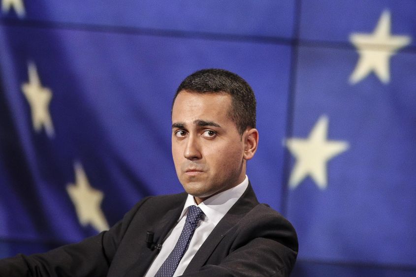 Di Maio preoccupato Blank Meme Template