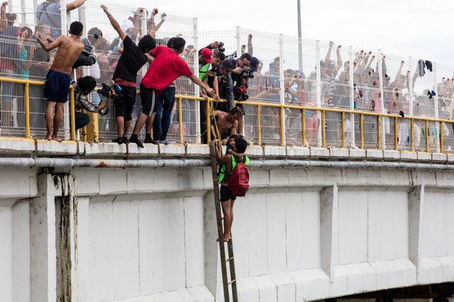 High Quality Honduran Caravan Blank Meme Template