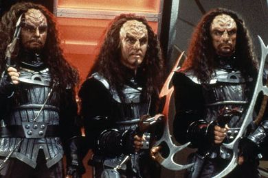 Klingon Group Armed Blank Meme Template