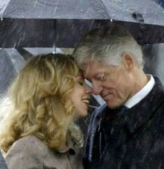 Clintons kiss Blank Meme Template
