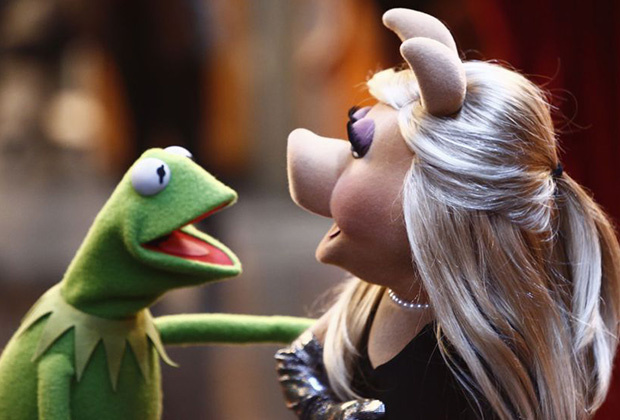 High Quality Miss Piggy and Kermit Muppets Blank Meme Template