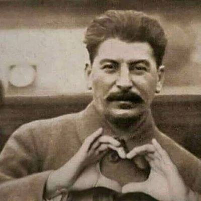 High Quality Stalin in love. Blank Meme Template