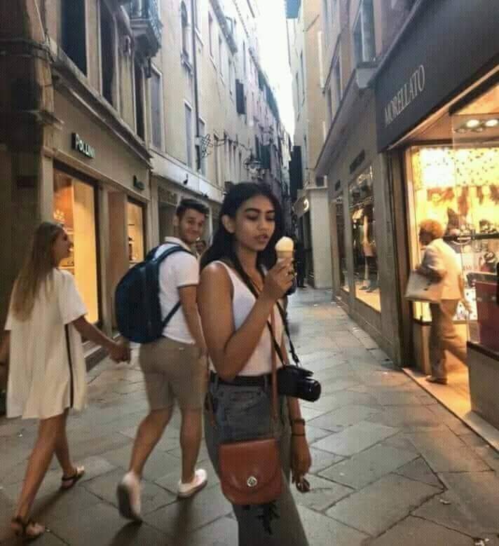 Distracted Boyfriend Blank Meme Template