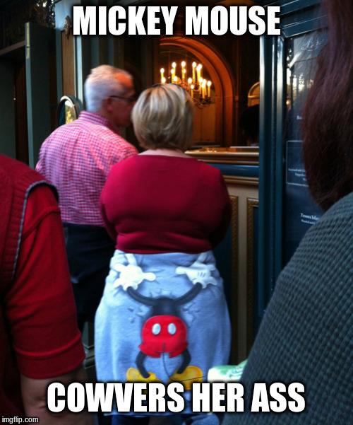 MICKEY MOUSE COWVERS HER ASS | image tagged in discoovery bad way to wear | made w/ Imgflip meme maker