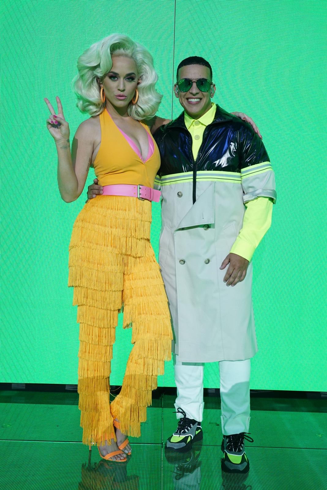 Wiggin' Out Blank Meme Template