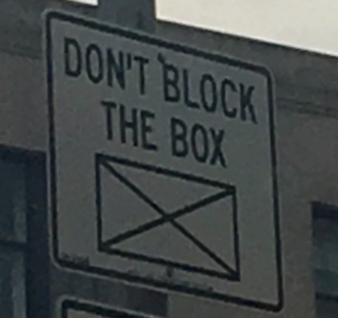 High Quality DONT BLOCK THE BOX Blank Meme Template