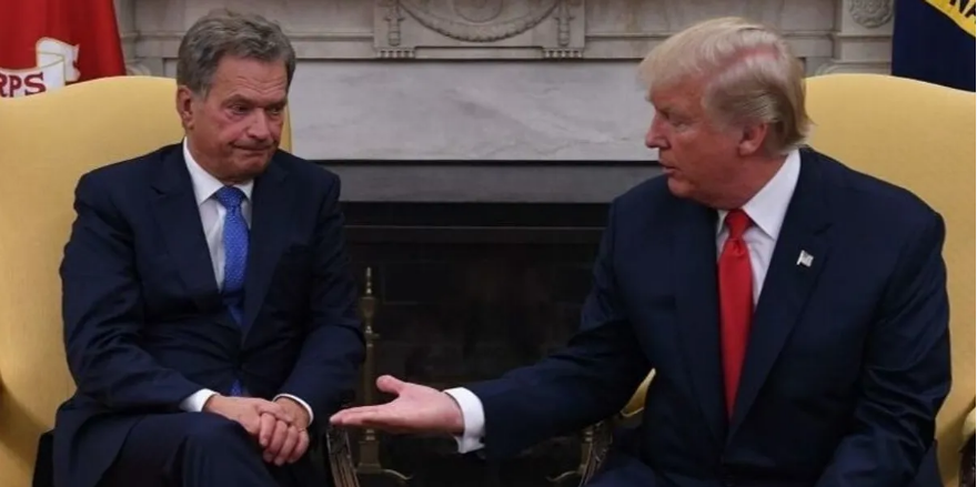 Trump open hand for Finnish President Blank Meme Template