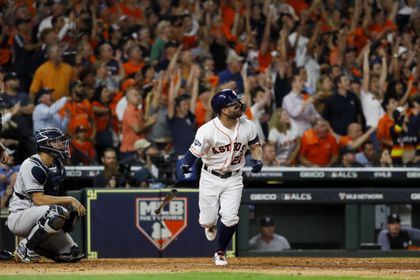 High Quality Altuve HR to the world series Blank Meme Template
