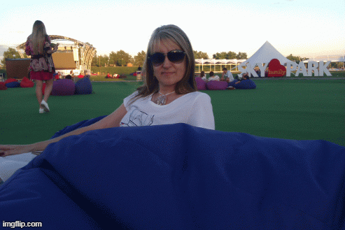 Я в закулисье Family-park! | image tagged in gifs,dream-wife | made w/ Imgflip images-to-gif maker