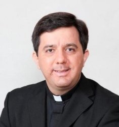 Padre JuanJO Meme Template