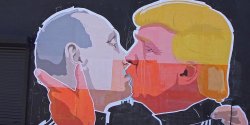 trump putin kiss mural Meme Template