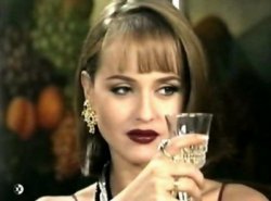 Paola Bracho Salud Meme Template