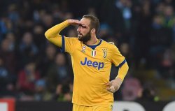 Higuain Meme Template