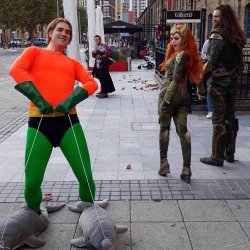 Distracted Aquaman Girlfriend Meme Template