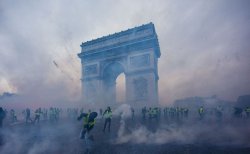 France riots yellow vests Arc de Triomphe Meme Template