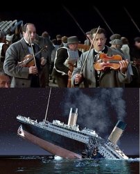 Titanic Orchestra Viaggiare Meme Template
