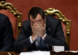 Salvini piange Meme Template