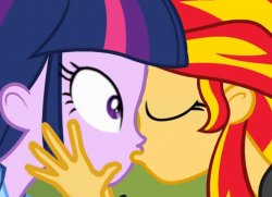 Sunset Shimmer kisses Twilight Sparkle Meme Template