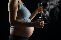 pregnant womand drinking and smoking Meme Template
