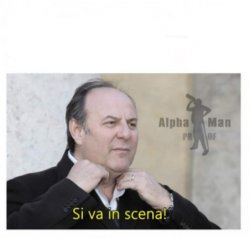 Gerry Scotti si va in scena Meme Template