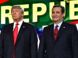 Ted Cruz kisses tRump's ass Meme Template