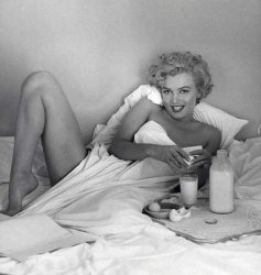Marilyn Monroe black & white Meme Template