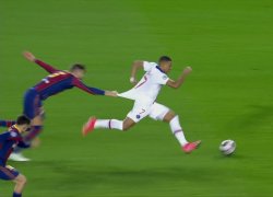 Piqué chasing Mbappé Meme Template