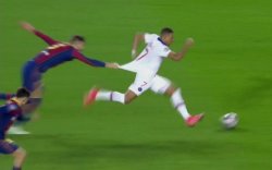 MBAPPE RUNNING PIQUE Meme Template