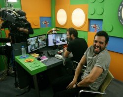 Greek Plaka Kaneis Meme Template