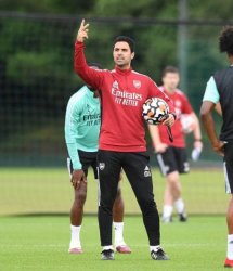 Arteta Pissoff lads Meme Template