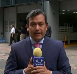 Reportero Televisa Meme Template