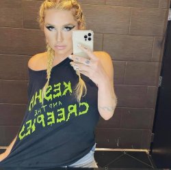 Kesha selfie Meme Template