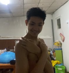Naew without shirt Meme Template